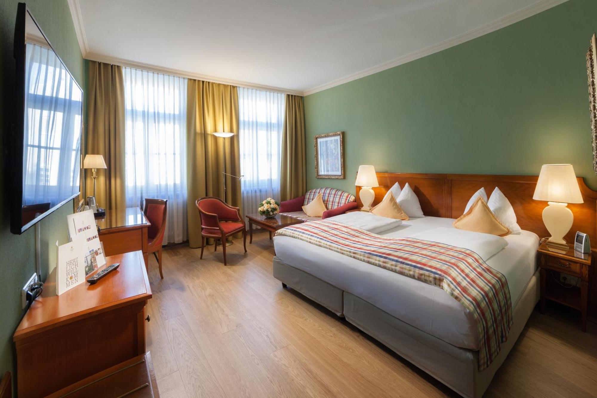 Hotel Goldene Sonne Landshut Dış mekan fotoğraf